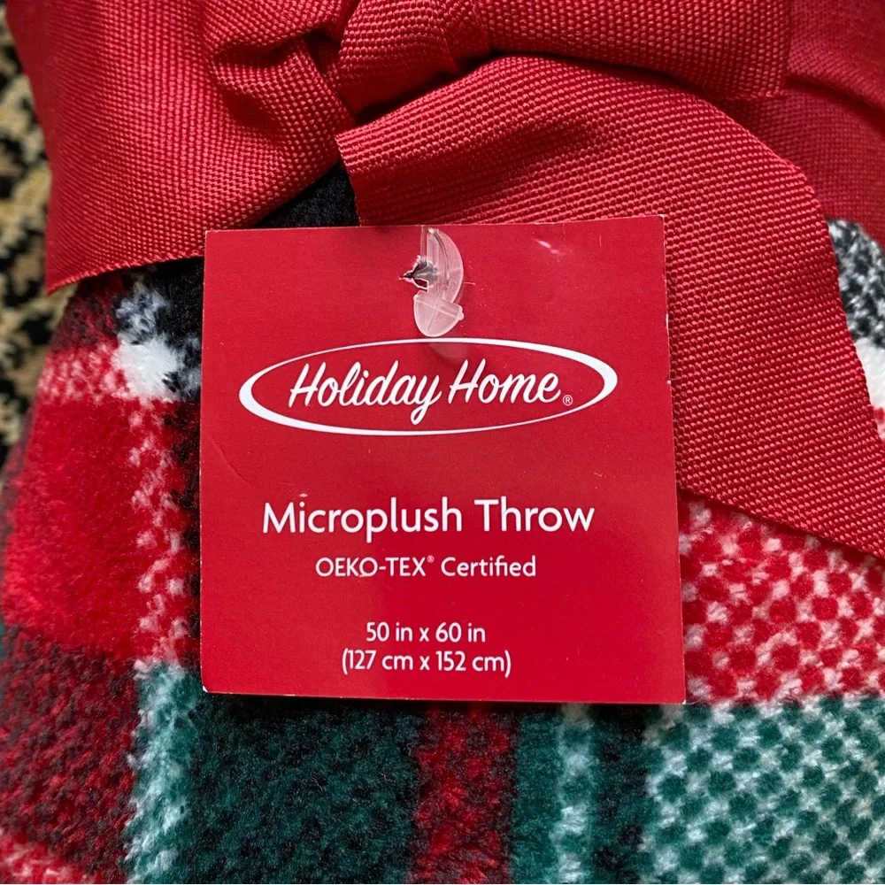 Plaid Christmas throw (50” x 60”) (NWT)